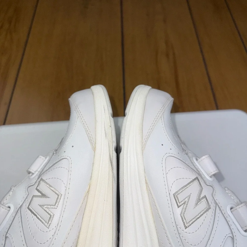 New Balance 577 White‎ Leather Hook and Loop Walking Shoes WW577VW Womens 9 D